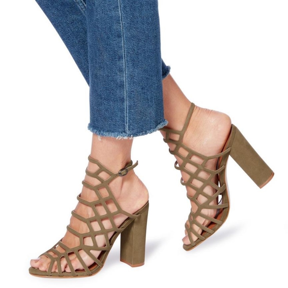 Steve Madden Skales Olive block heel. Hard to find